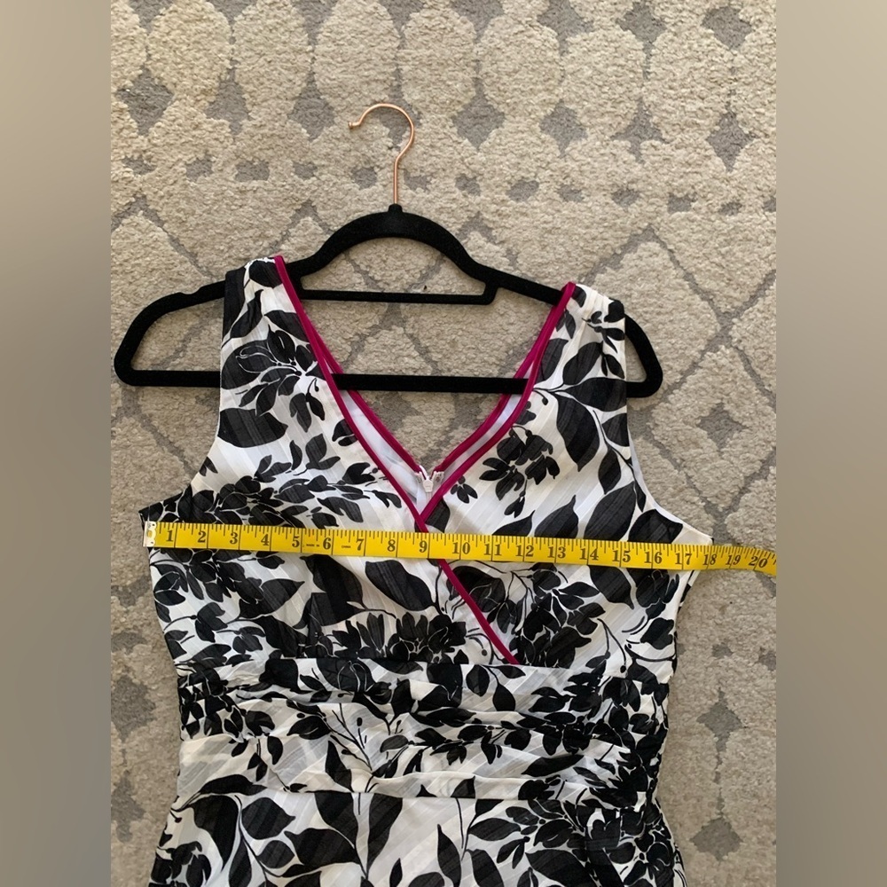 Women’s Casual Dress - Picture 9 of 10
